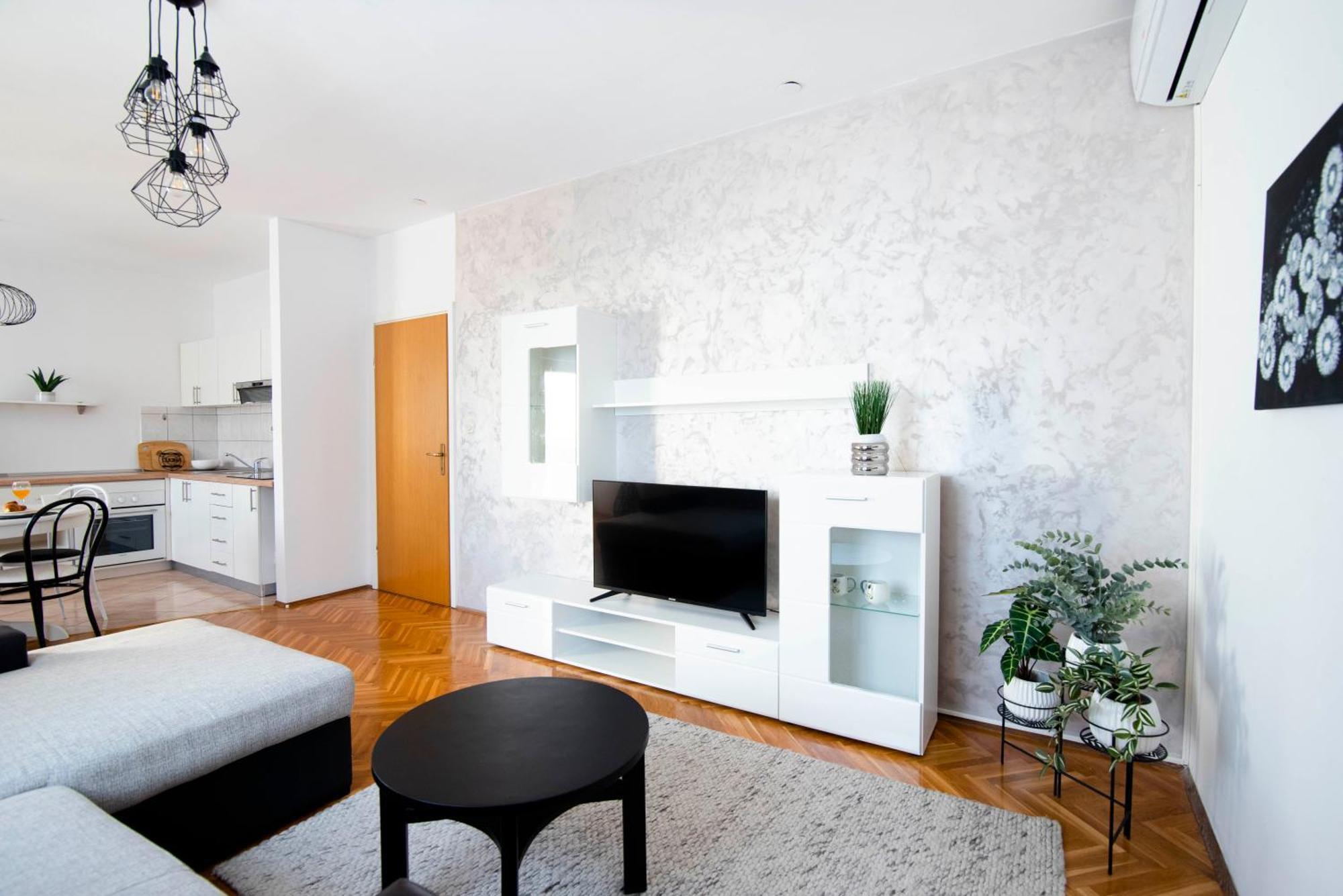 Apartman Karla Sinj Esterno foto