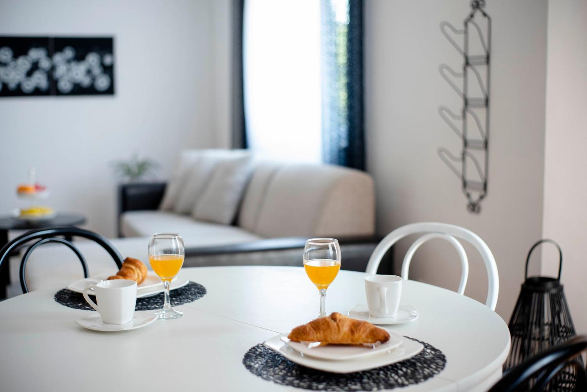 Apartman Karla Sinj Esterno foto