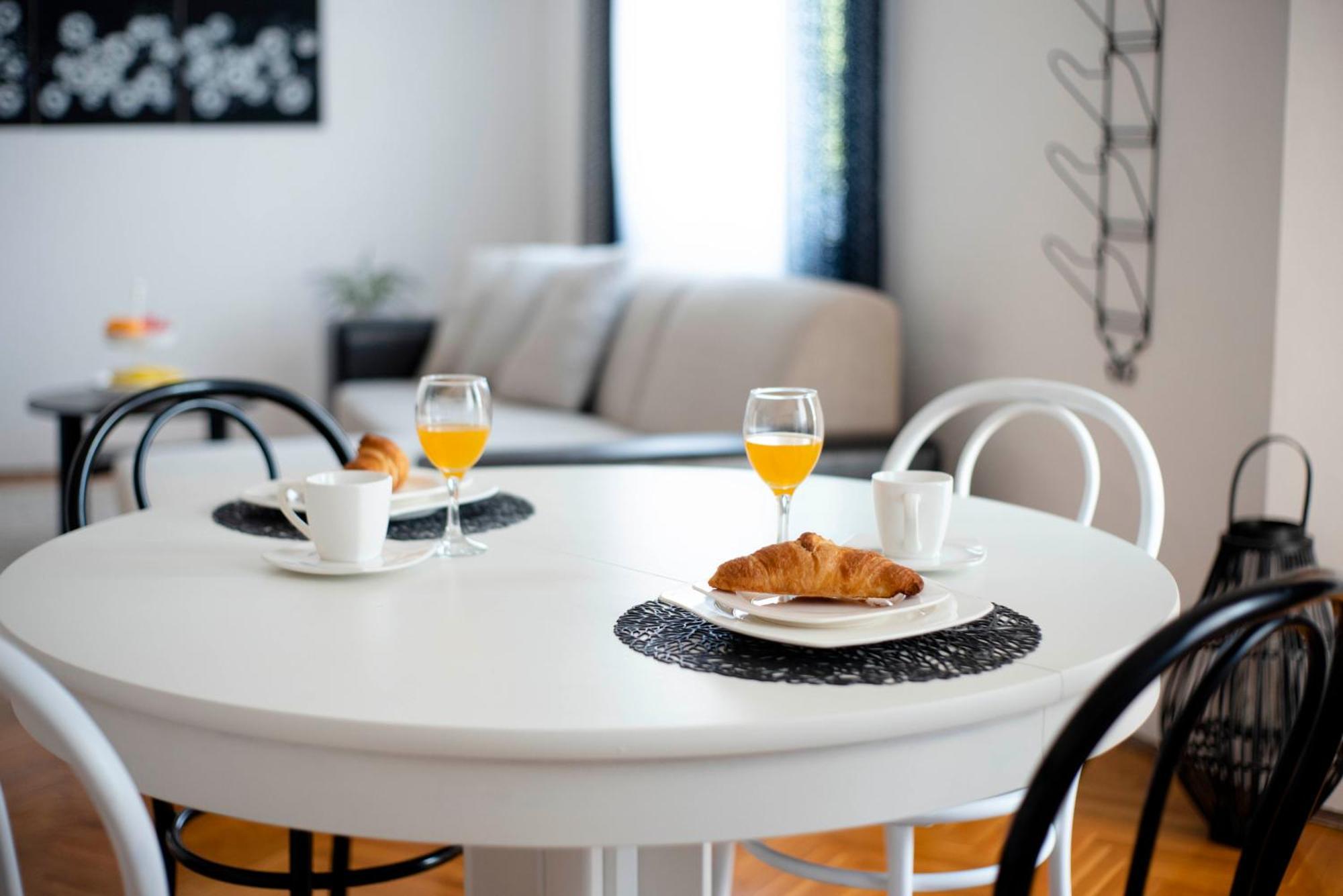 Apartman Karla Sinj Esterno foto