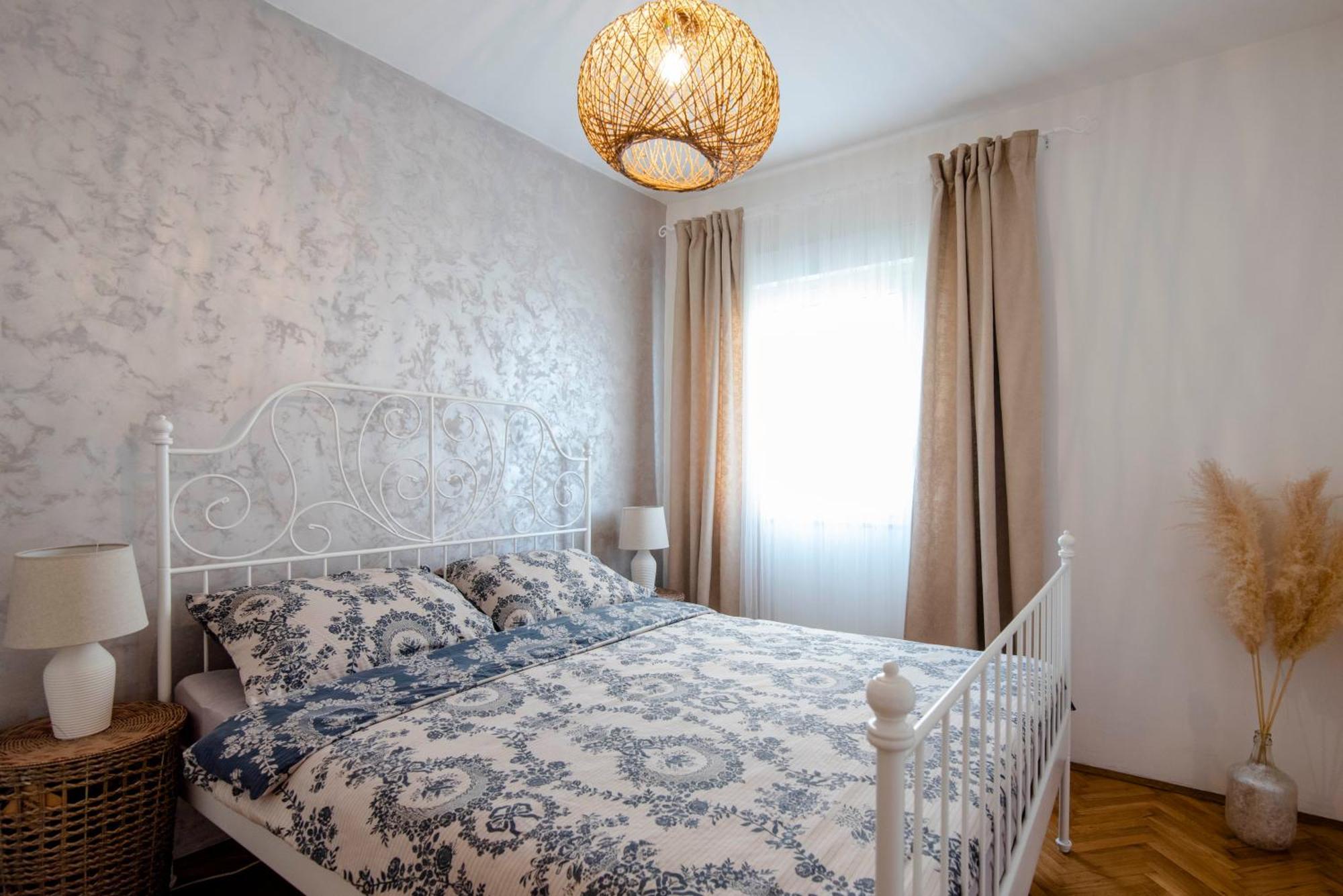 Apartman Karla Sinj Esterno foto